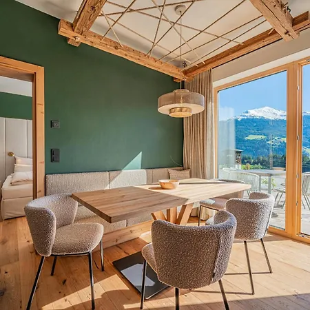 Premium Edelweiss Apartament *